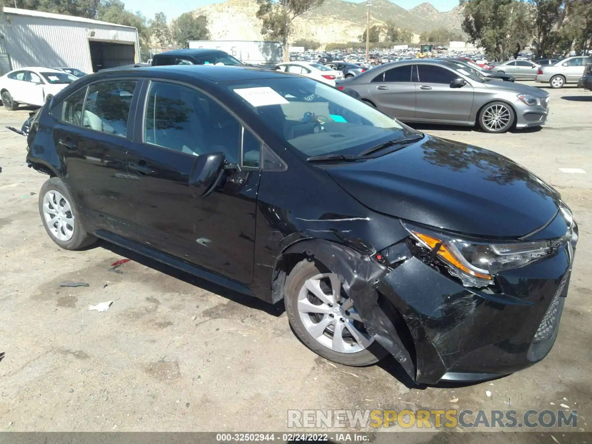 1 Photograph of a damaged car 5YFEPMAE7NP291970 TOYOTA COROLLA 2022