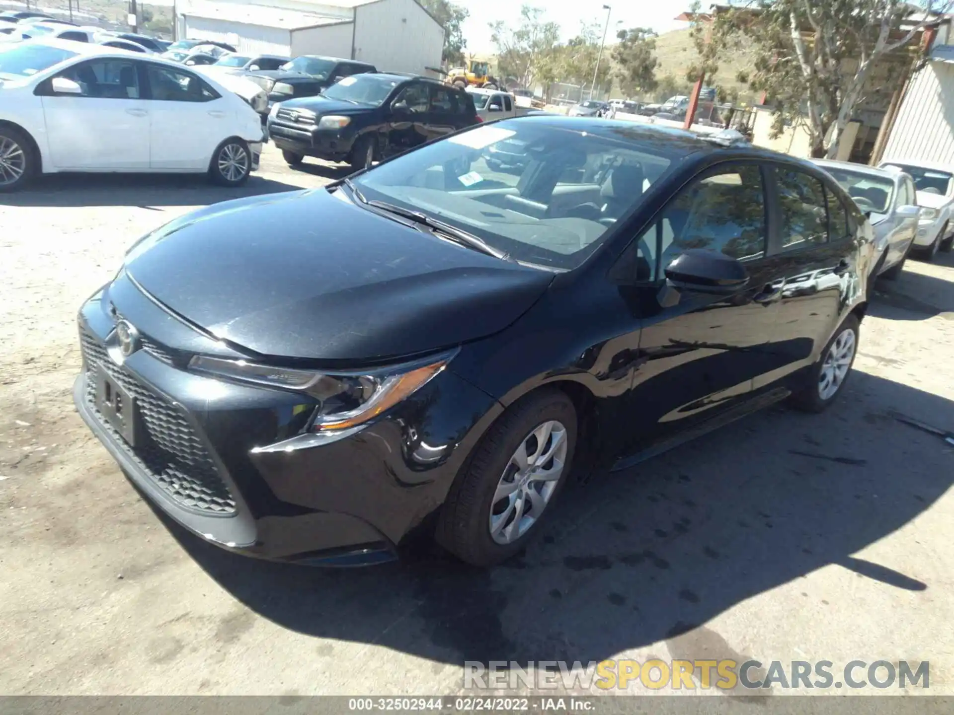 2 Photograph of a damaged car 5YFEPMAE7NP291970 TOYOTA COROLLA 2022