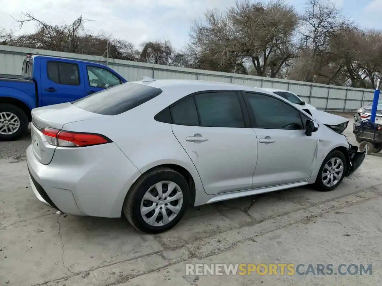 3 Photograph of a damaged car 5YFEPMAE7NP293783 TOYOTA COROLLA 2022