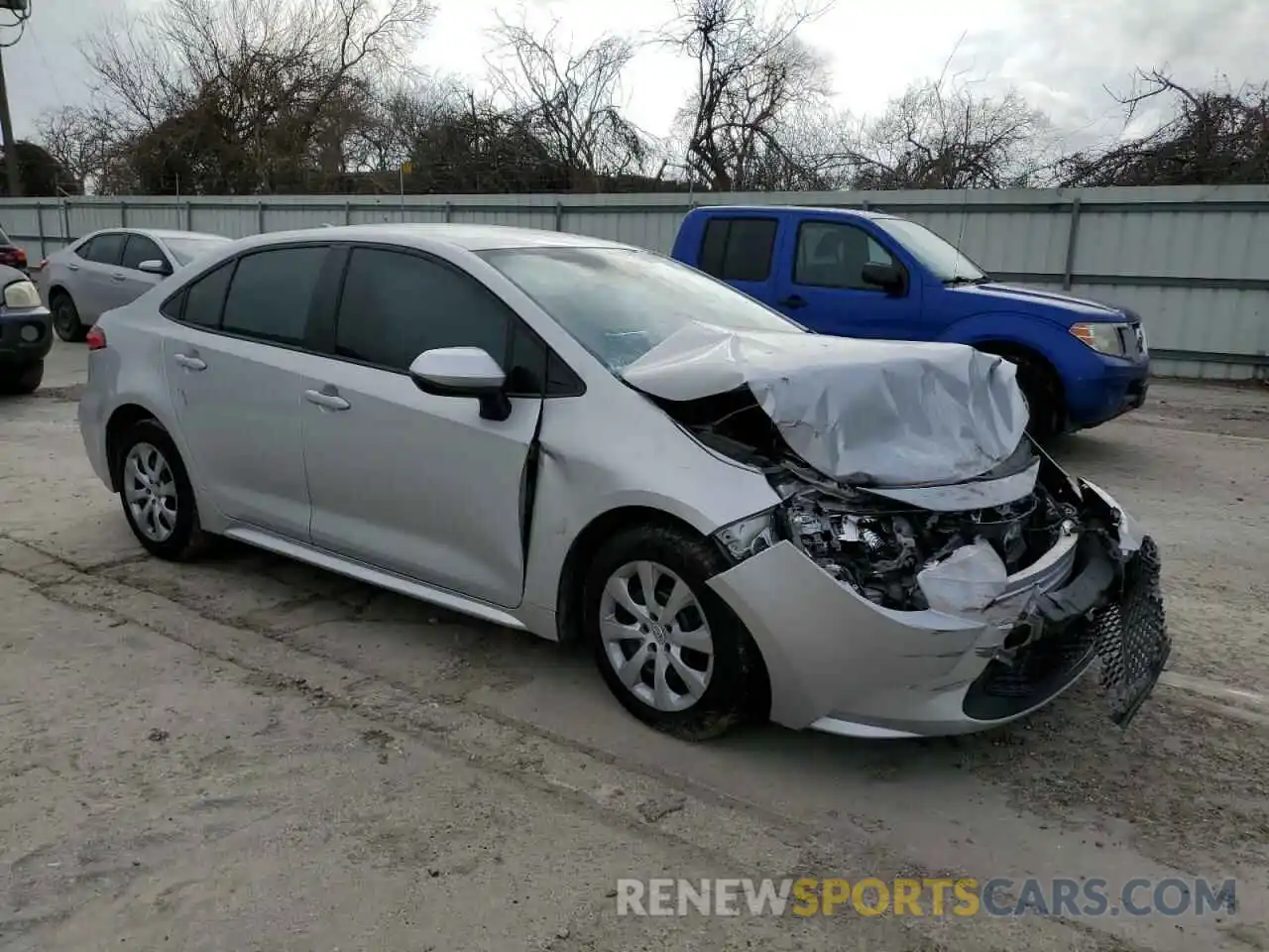 4 Photograph of a damaged car 5YFEPMAE7NP293783 TOYOTA COROLLA 2022