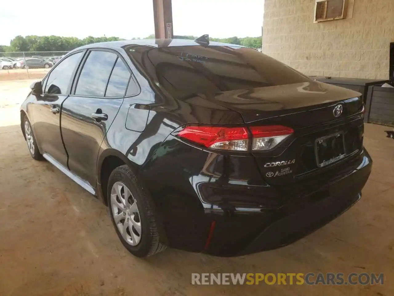 3 Photograph of a damaged car 5YFEPMAE7NP302868 TOYOTA COROLLA 2022