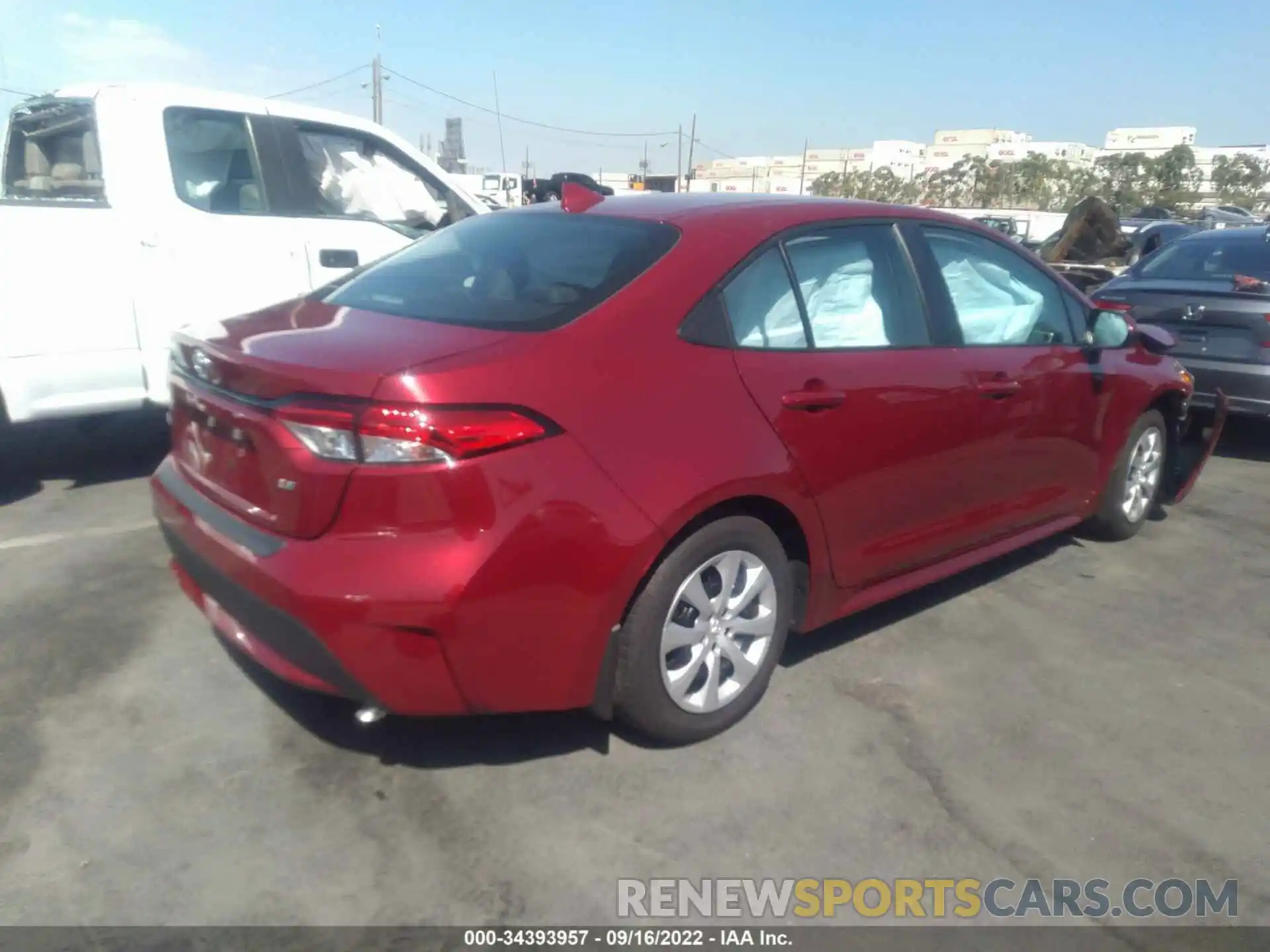 4 Photograph of a damaged car 5YFEPMAE7NP303924 TOYOTA COROLLA 2022