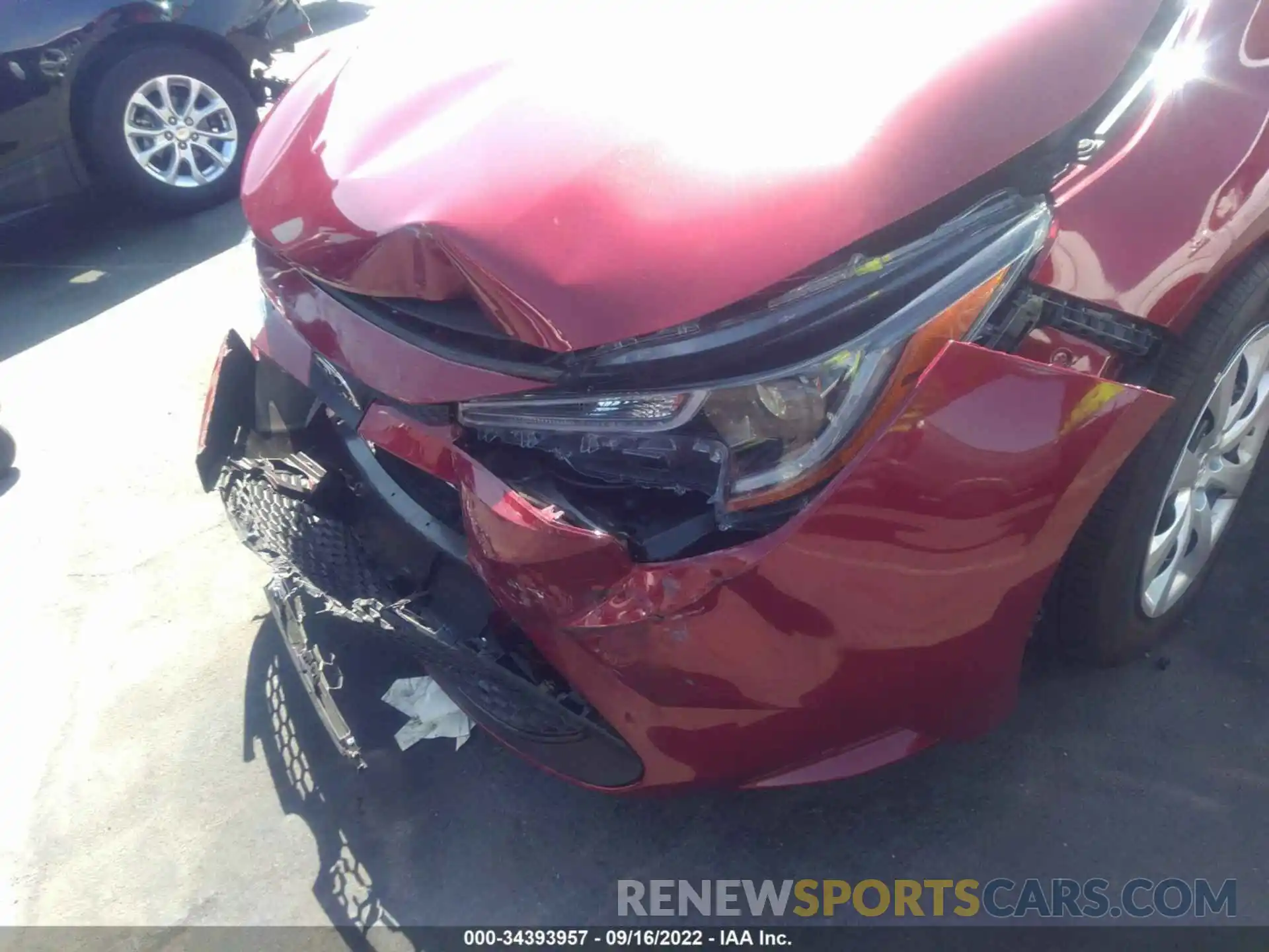 6 Photograph of a damaged car 5YFEPMAE7NP303924 TOYOTA COROLLA 2022