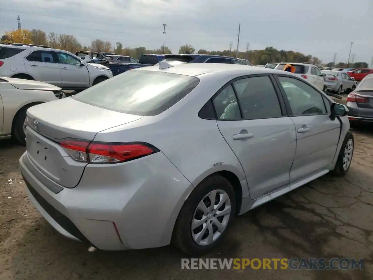 4 Photograph of a damaged car 5YFEPMAE7NP305771 TOYOTA COROLLA 2022