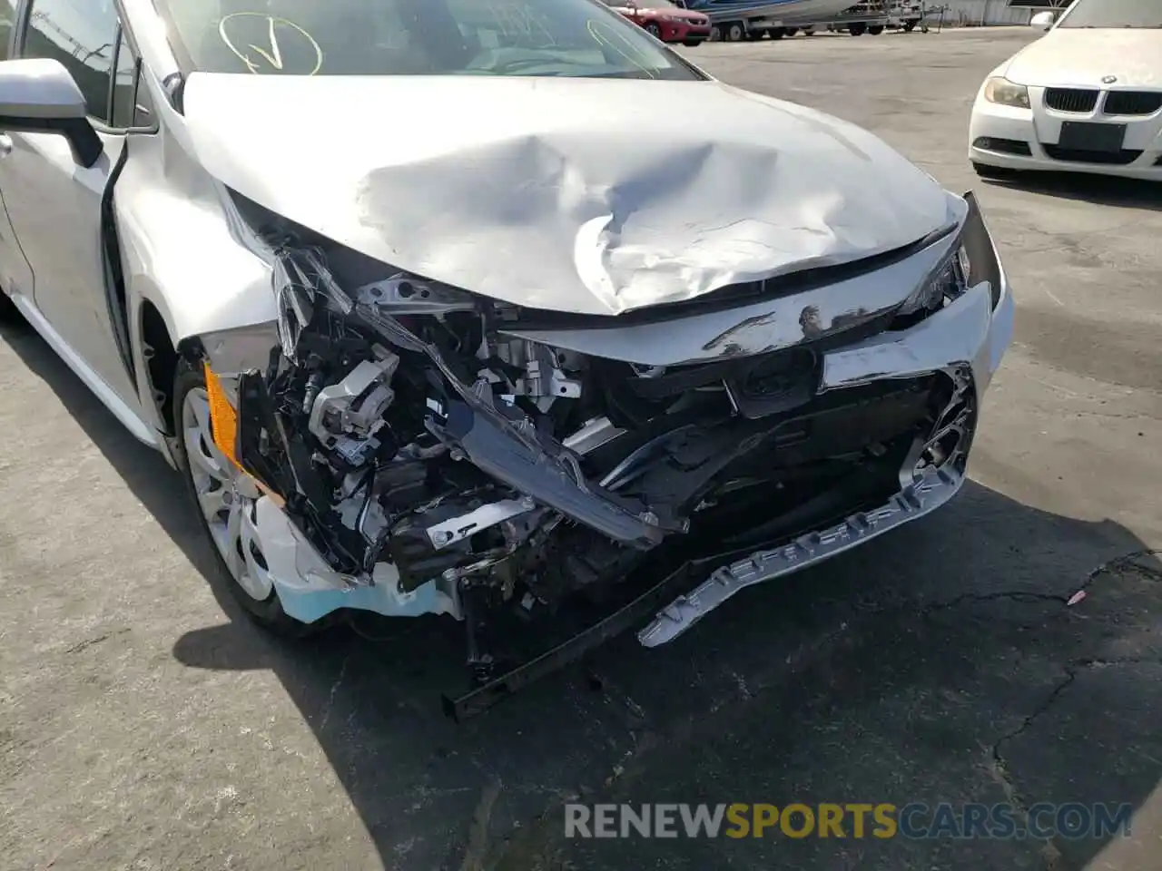 9 Photograph of a damaged car 5YFEPMAE7NP307682 TOYOTA COROLLA 2022