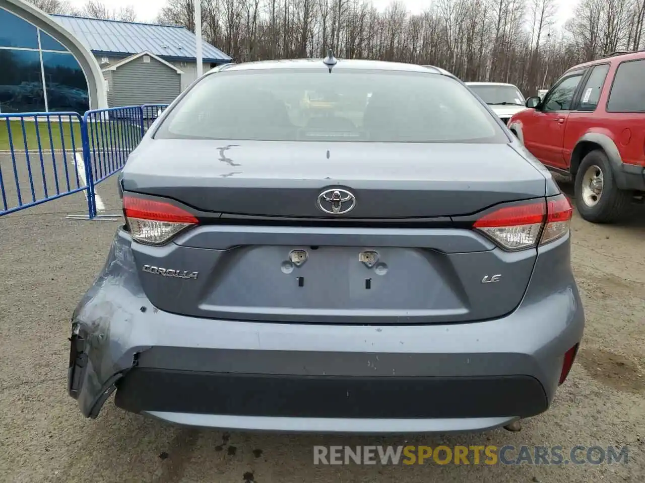 6 Photograph of a damaged car 5YFEPMAE7NP310405 TOYOTA COROLLA 2022