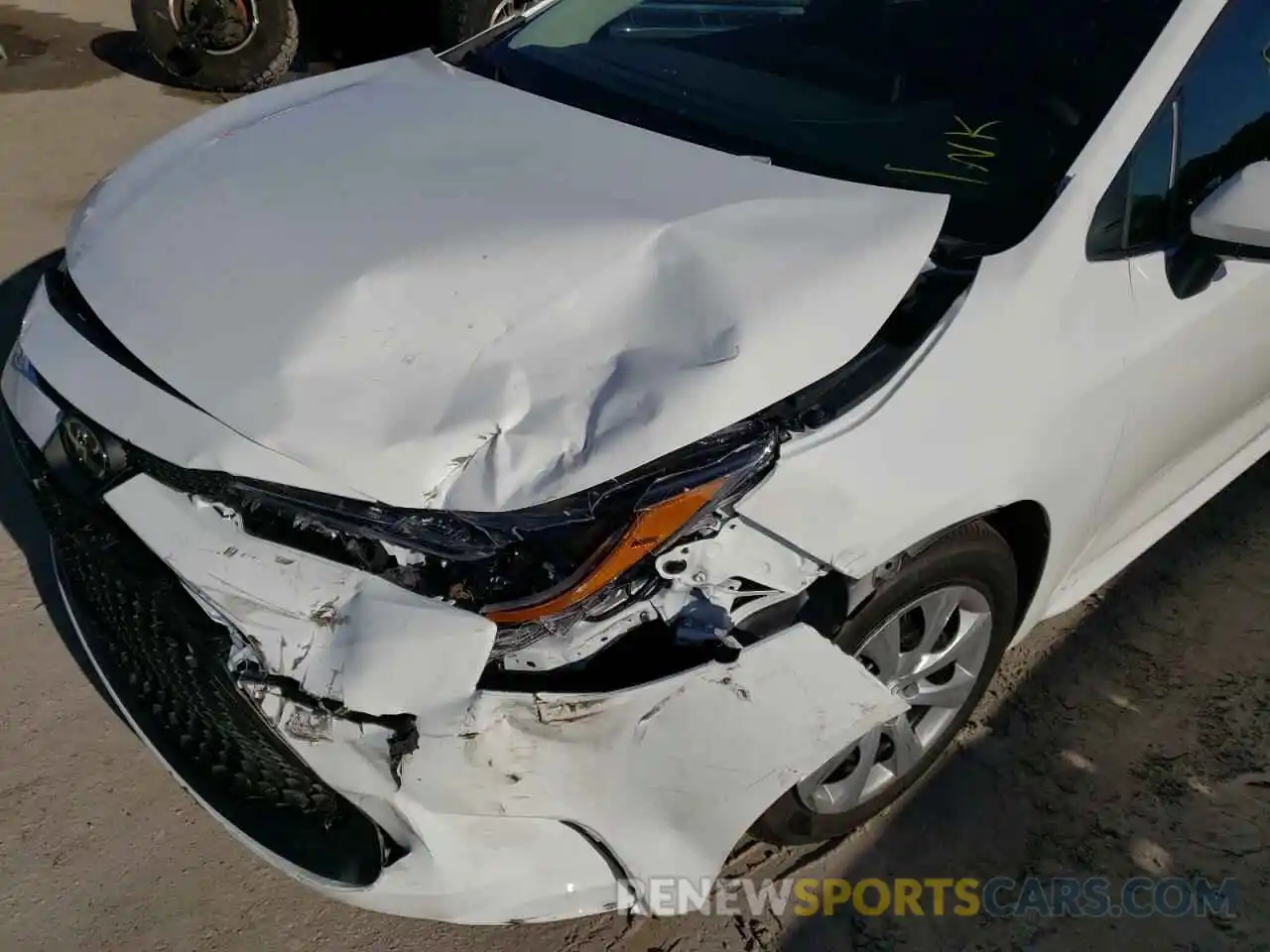 9 Photograph of a damaged car 5YFEPMAE7NP313059 TOYOTA COROLLA 2022