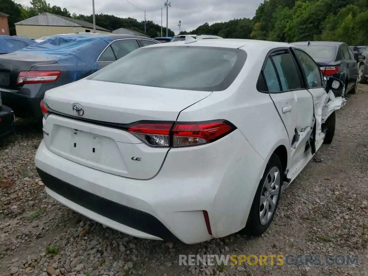 4 Photograph of a damaged car 5YFEPMAE7NP315877 TOYOTA COROLLA 2022