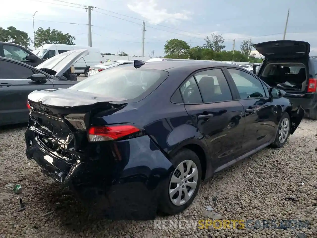 4 Photograph of a damaged car 5YFEPMAE7NP321257 TOYOTA COROLLA 2022