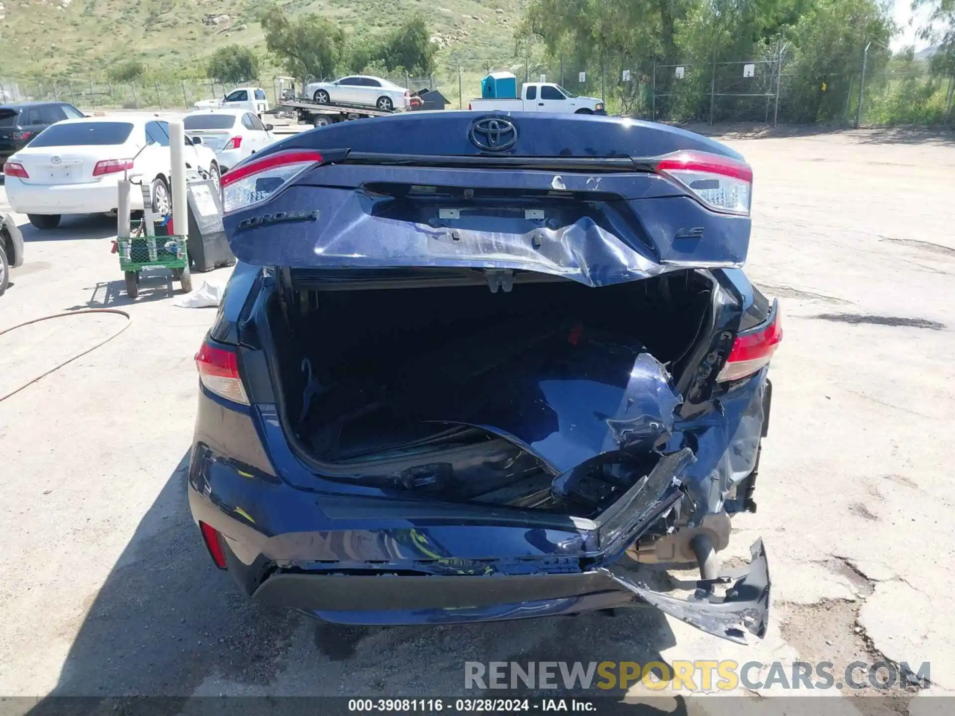 17 Photograph of a damaged car 5YFEPMAE7NP356378 TOYOTA COROLLA 2022