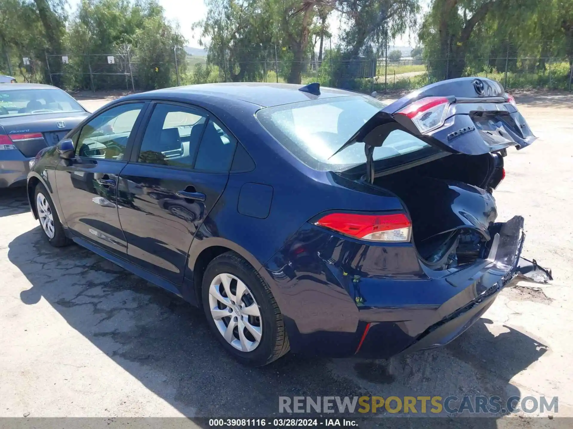 3 Photograph of a damaged car 5YFEPMAE7NP356378 TOYOTA COROLLA 2022