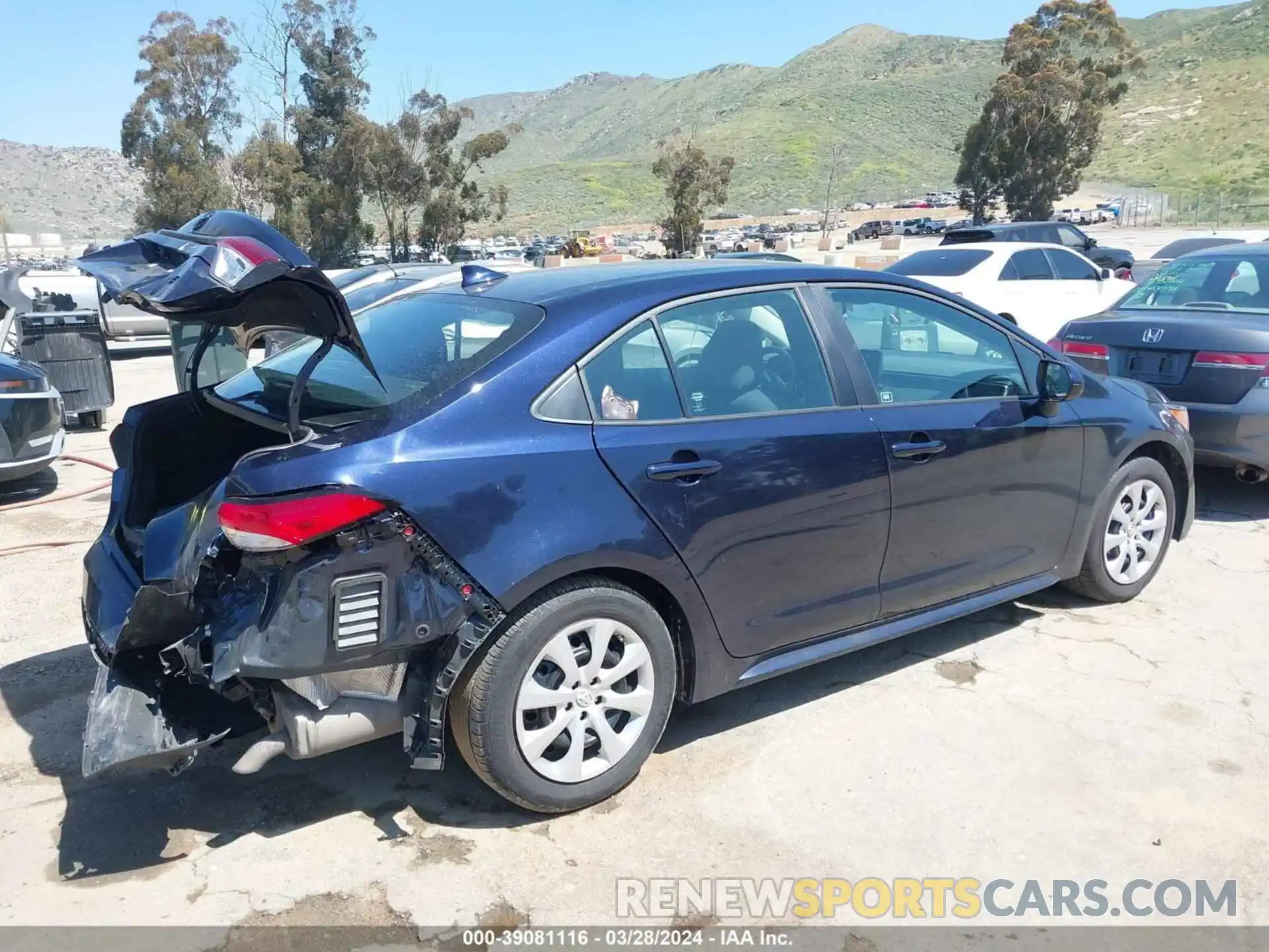 4 Photograph of a damaged car 5YFEPMAE7NP356378 TOYOTA COROLLA 2022