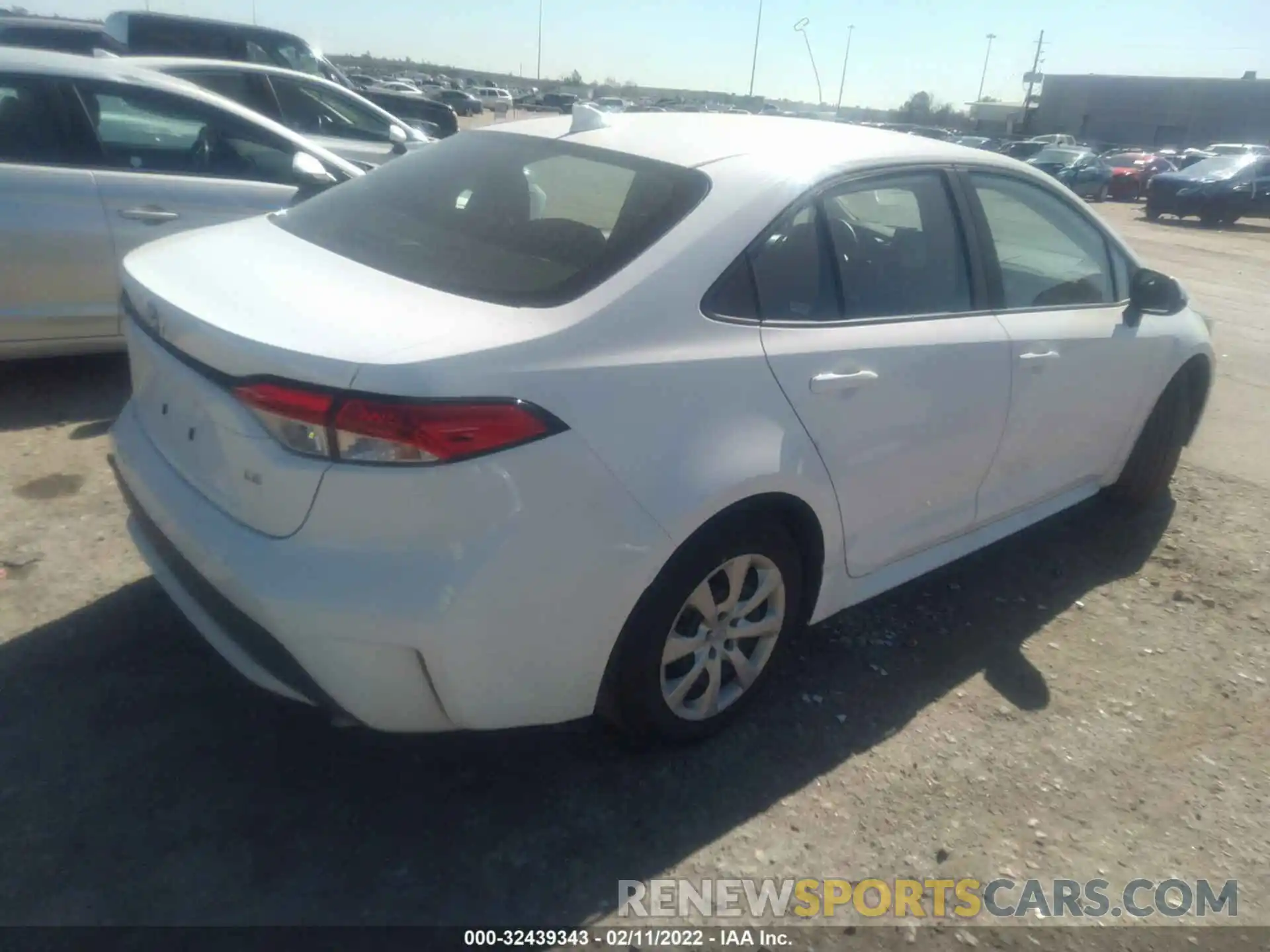 4 Photograph of a damaged car 5YFEPMAE8NP274238 TOYOTA COROLLA 2022