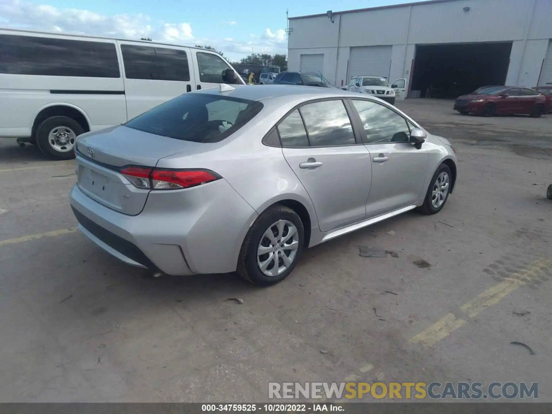 4 Photograph of a damaged car 5YFEPMAE8NP275244 TOYOTA COROLLA 2022