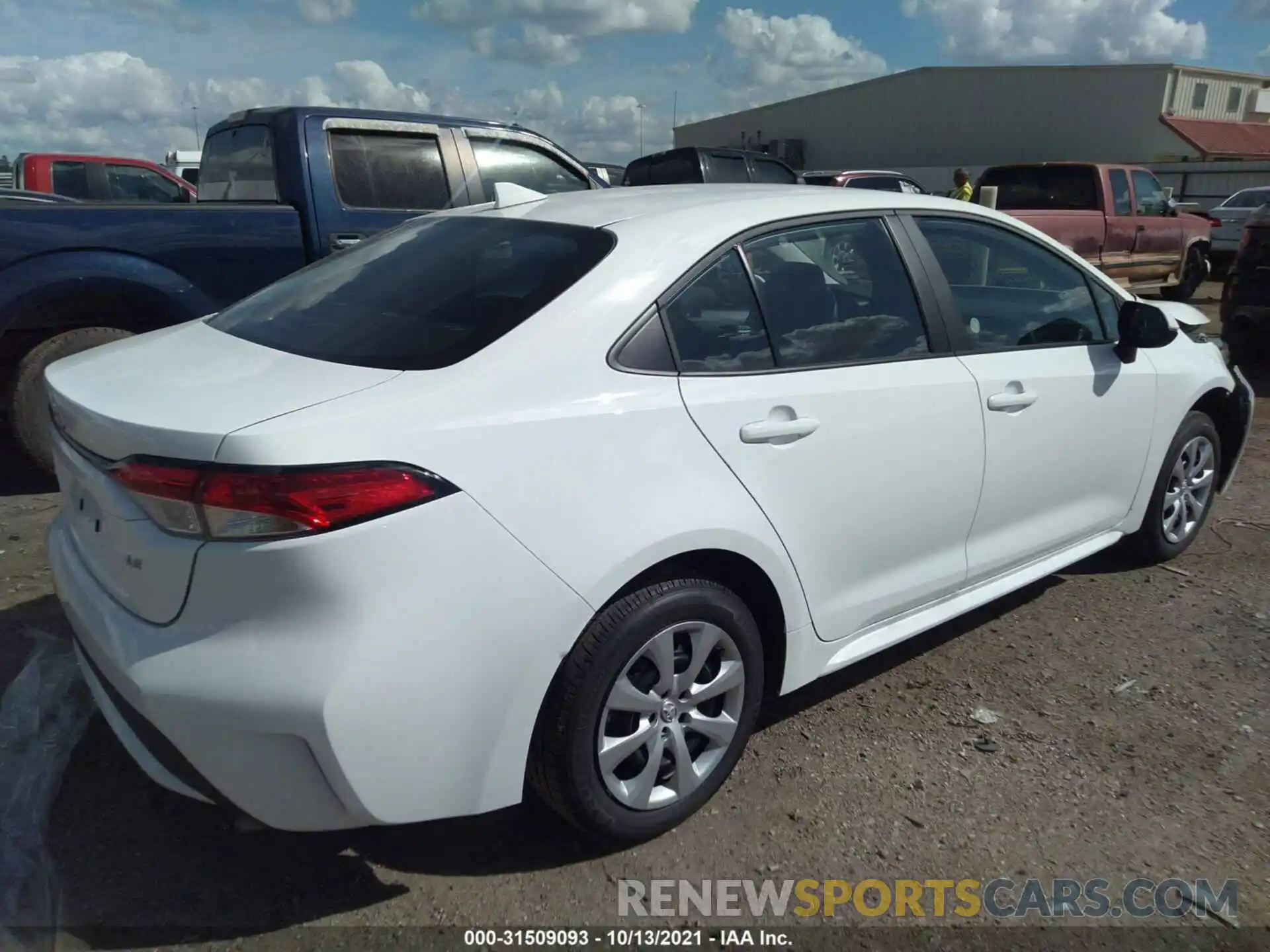 4 Photograph of a damaged car 5YFEPMAE8NP275325 TOYOTA COROLLA 2022