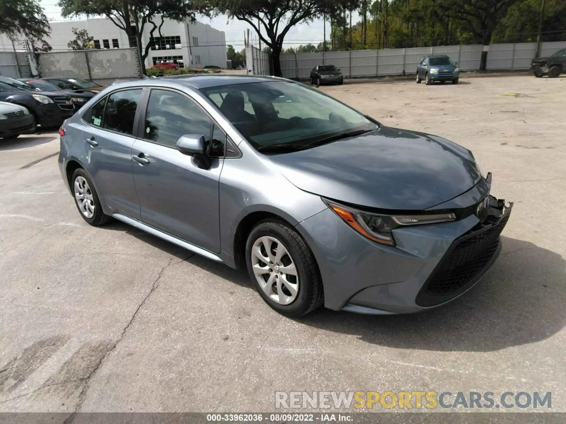 1 Photograph of a damaged car 5YFEPMAE8NP275504 TOYOTA COROLLA 2022