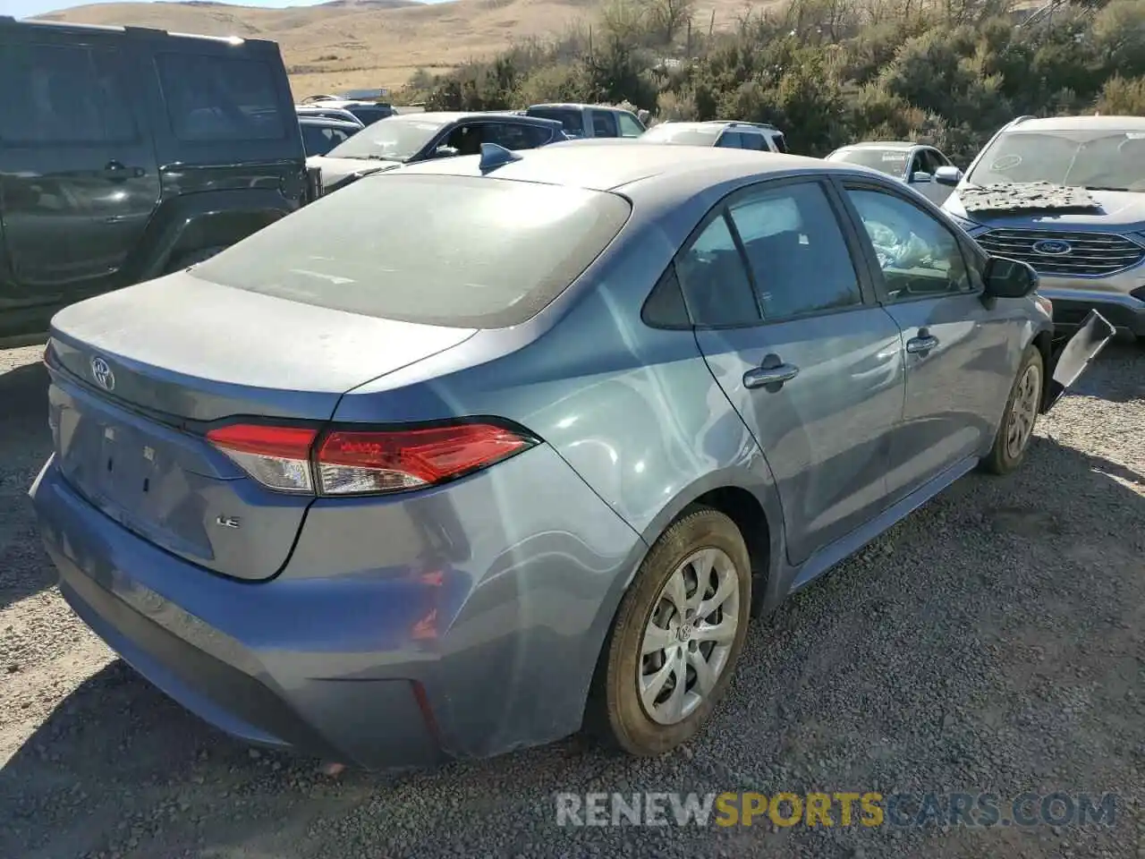 3 Photograph of a damaged car 5YFEPMAE8NP276135 TOYOTA COROLLA 2022