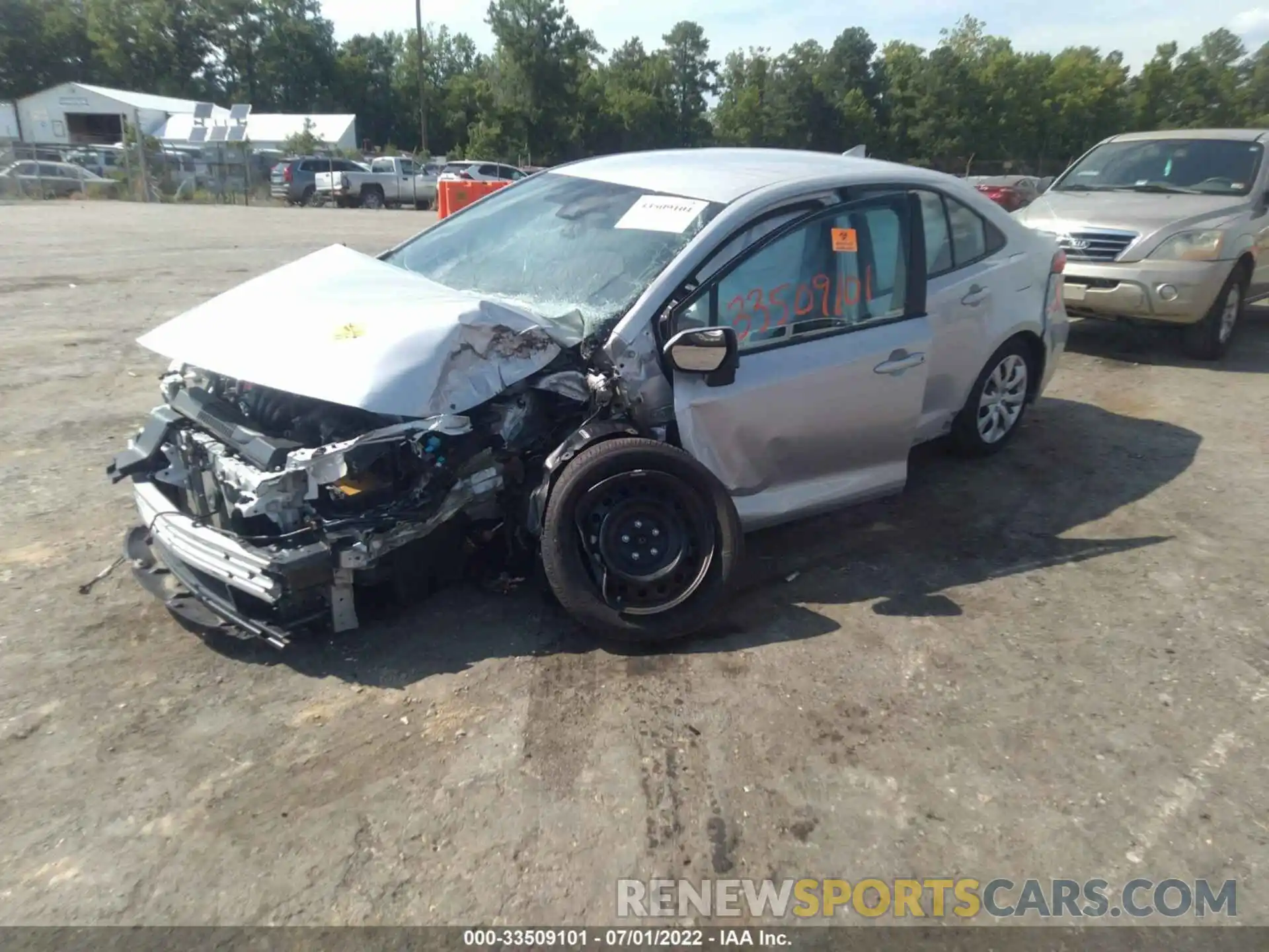 2 Photograph of a damaged car 5YFEPMAE8NP277446 TOYOTA COROLLA 2022