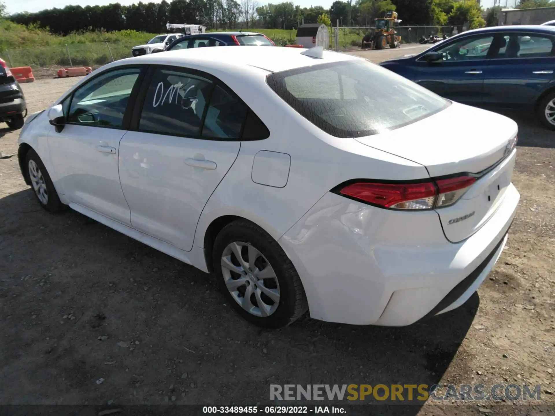 3 Photograph of a damaged car 5YFEPMAE8NP277964 TOYOTA COROLLA 2022