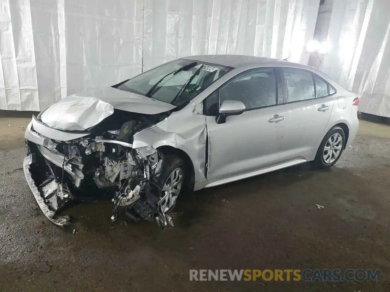 1 Photograph of a damaged car 5YFEPMAE8NP277978 TOYOTA COROLLA 2022