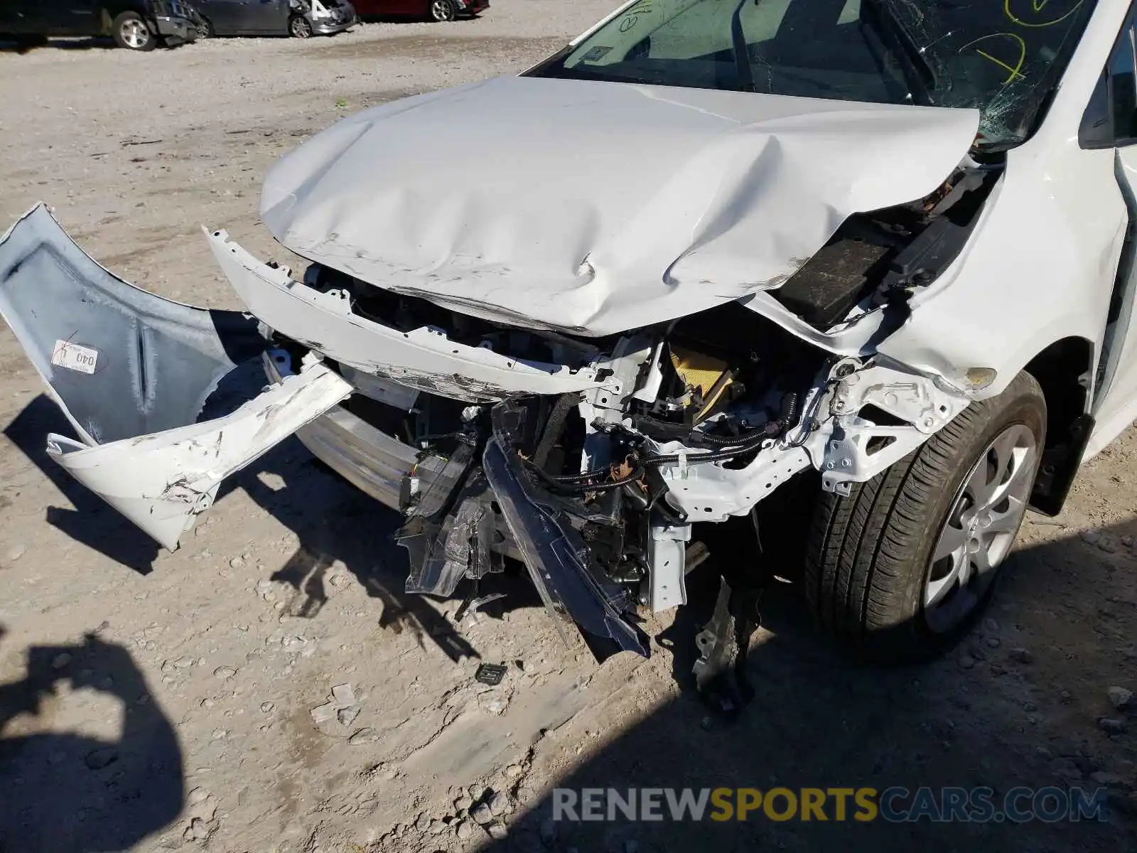 9 Photograph of a damaged car 5YFEPMAE8NP280024 TOYOTA COROLLA 2022