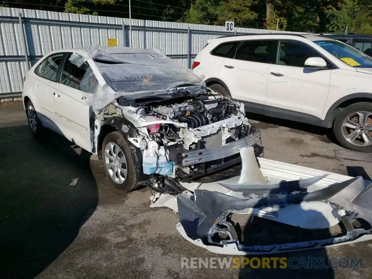 1 Photograph of a damaged car 5YFEPMAE8NP287054 TOYOTA COROLLA 2022