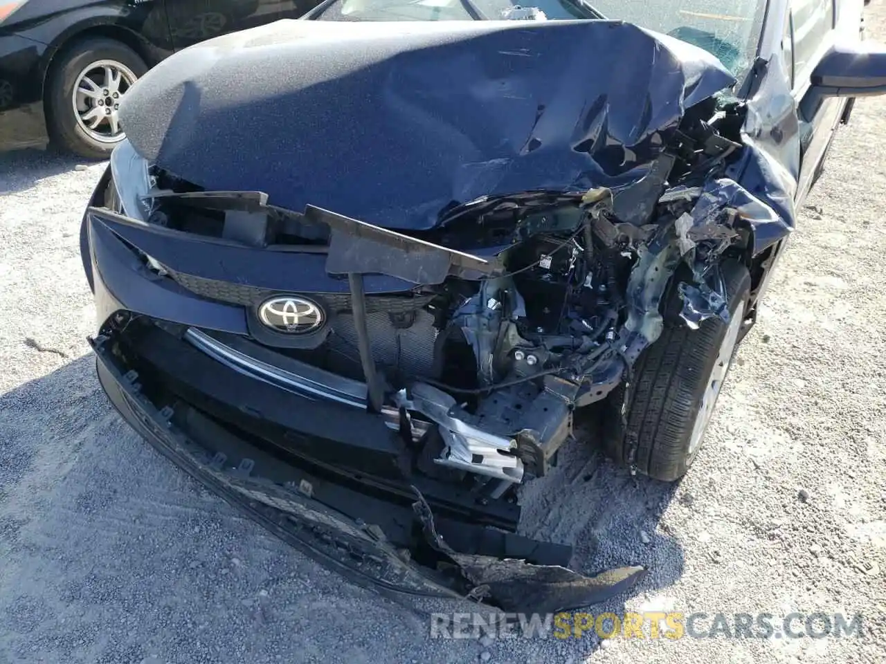 9 Photograph of a damaged car 5YFEPMAE8NP289841 TOYOTA COROLLA 2022