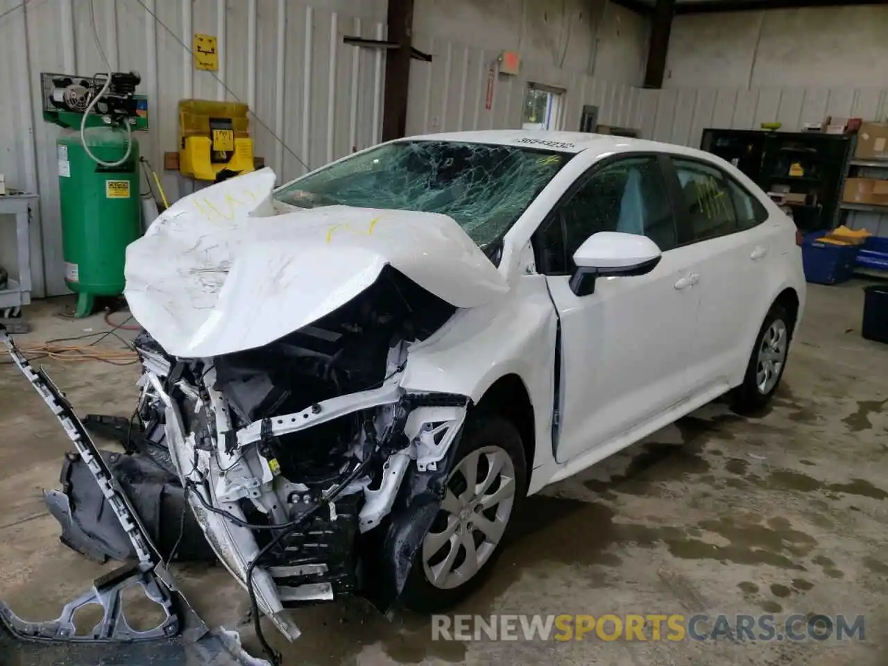 2 Photograph of a damaged car 5YFEPMAE8NP294165 TOYOTA COROLLA 2022