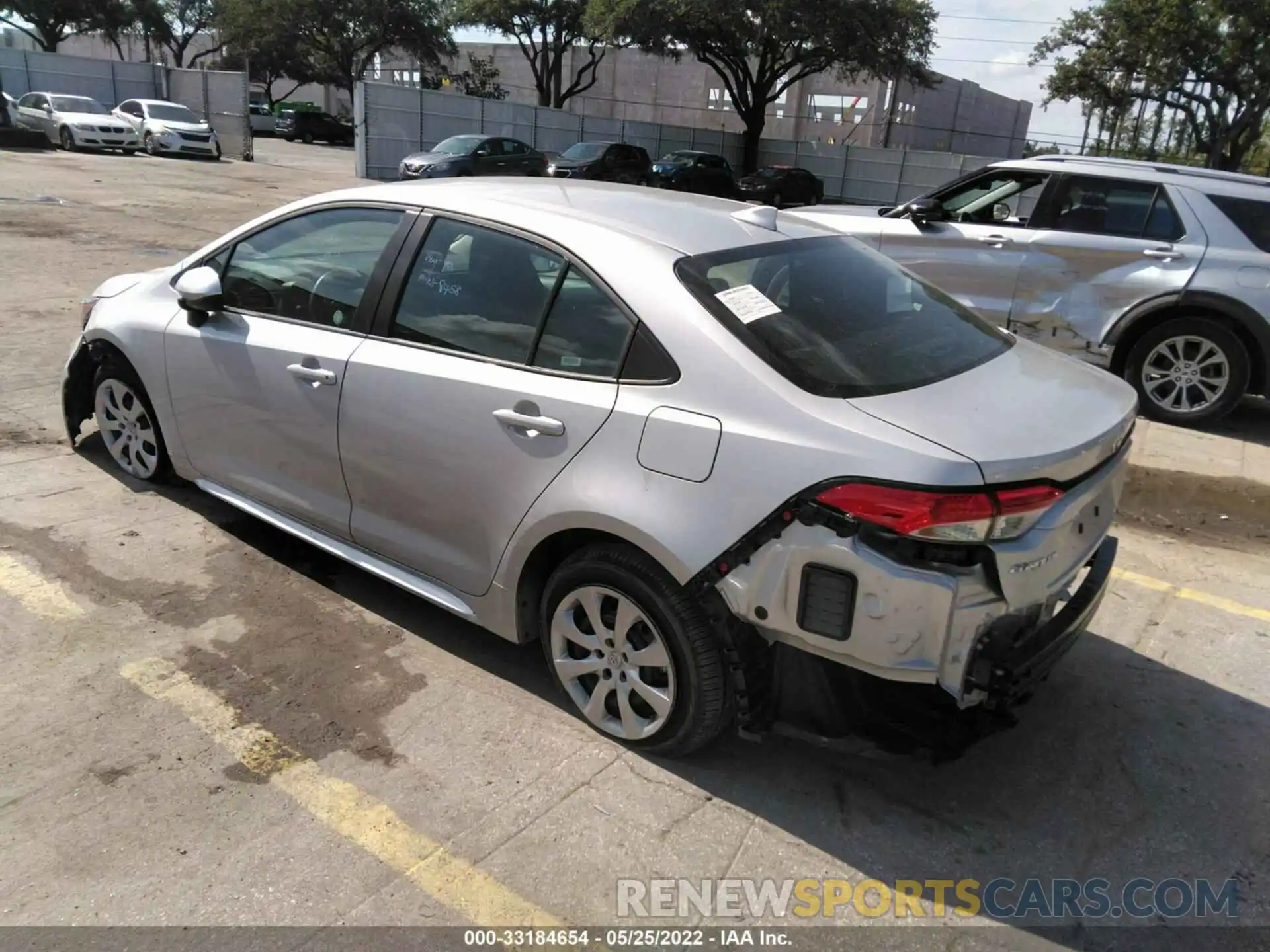 3 Photograph of a damaged car 5YFEPMAE8NP294621 TOYOTA COROLLA 2022