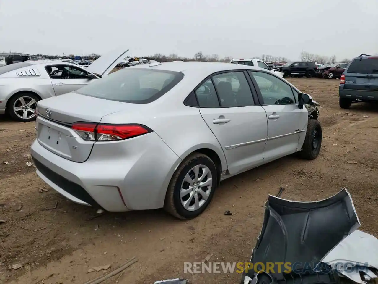 3 Photograph of a damaged car 5YFEPMAE8NP302524 TOYOTA COROLLA 2022