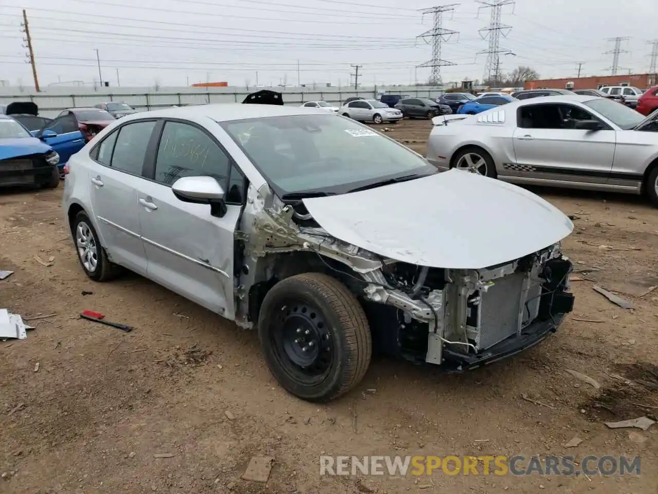 4 Photograph of a damaged car 5YFEPMAE8NP302524 TOYOTA COROLLA 2022