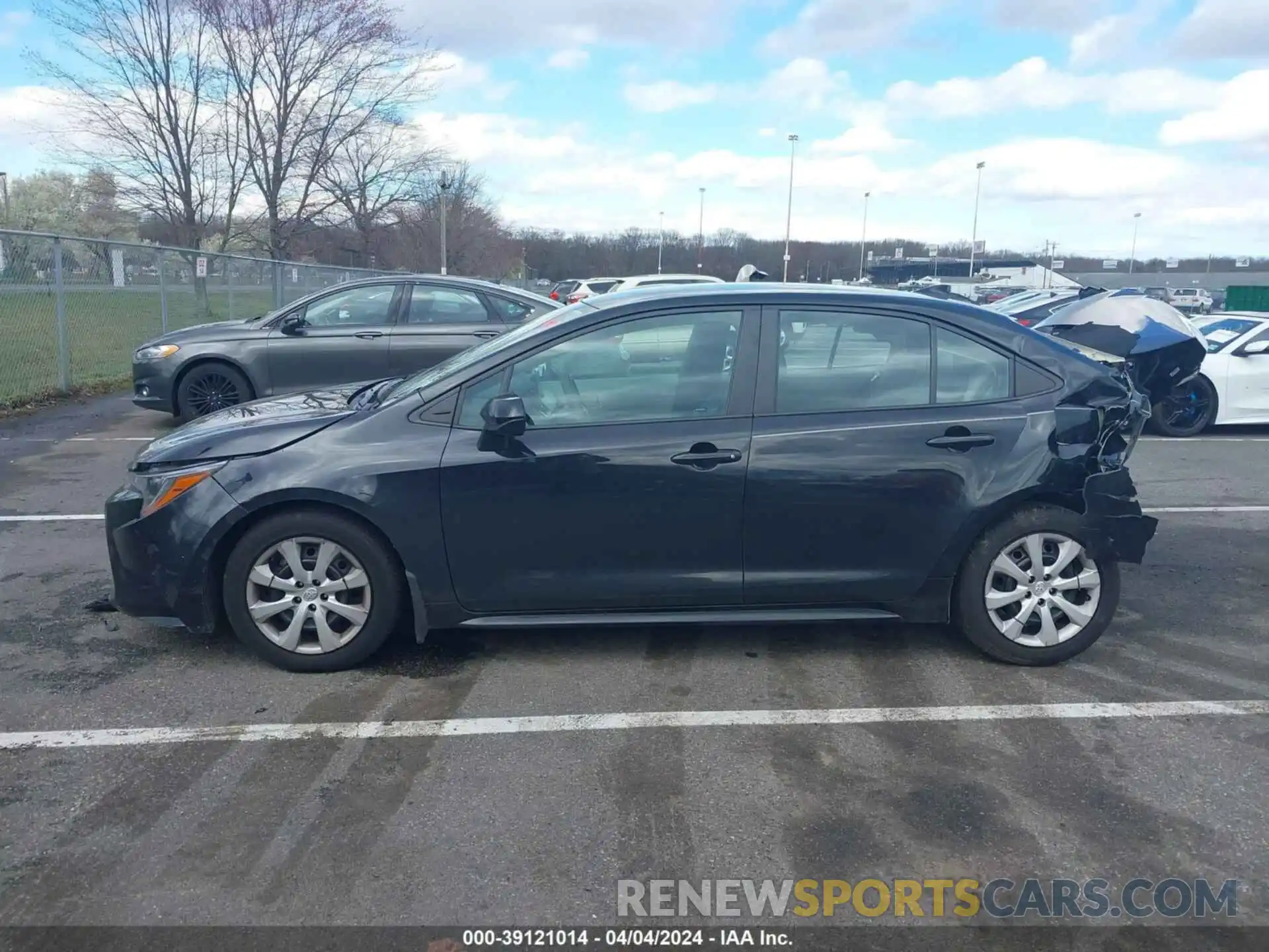 14 Photograph of a damaged car 5YFEPMAE8NP305715 TOYOTA COROLLA 2022