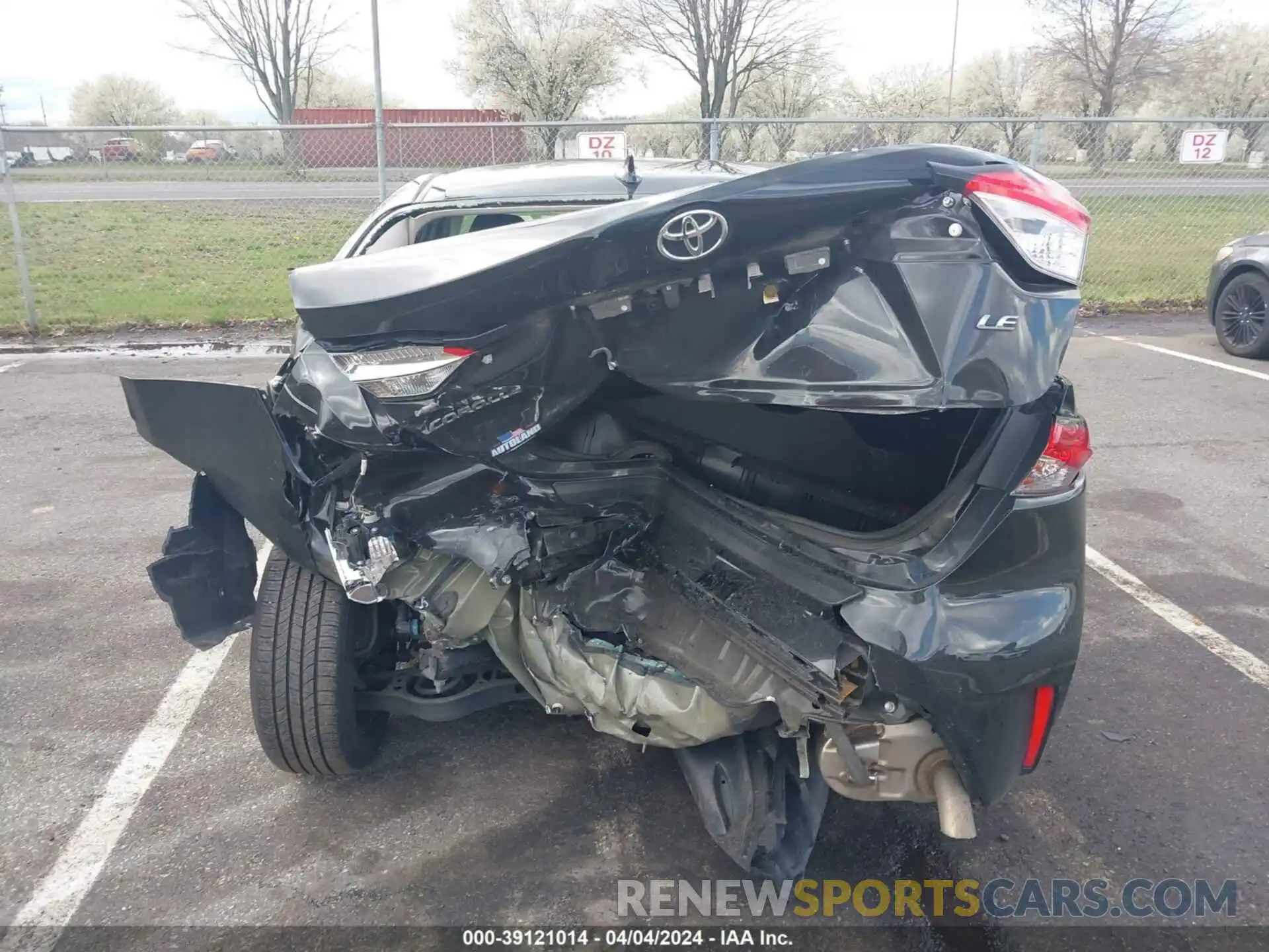 16 Photograph of a damaged car 5YFEPMAE8NP305715 TOYOTA COROLLA 2022