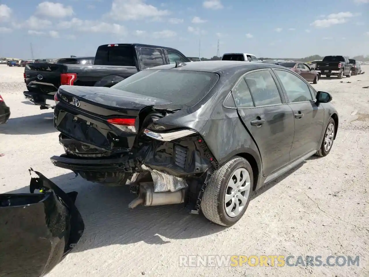 4 Photograph of a damaged car 5YFEPMAE8NP312650 TOYOTA COROLLA 2022