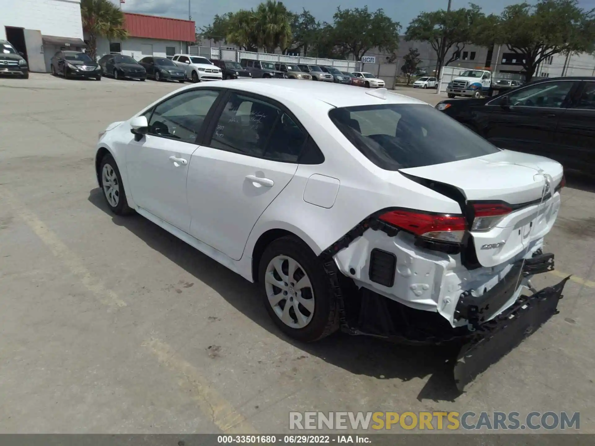 3 Photograph of a damaged car 5YFEPMAE8NP316715 TOYOTA COROLLA 2022