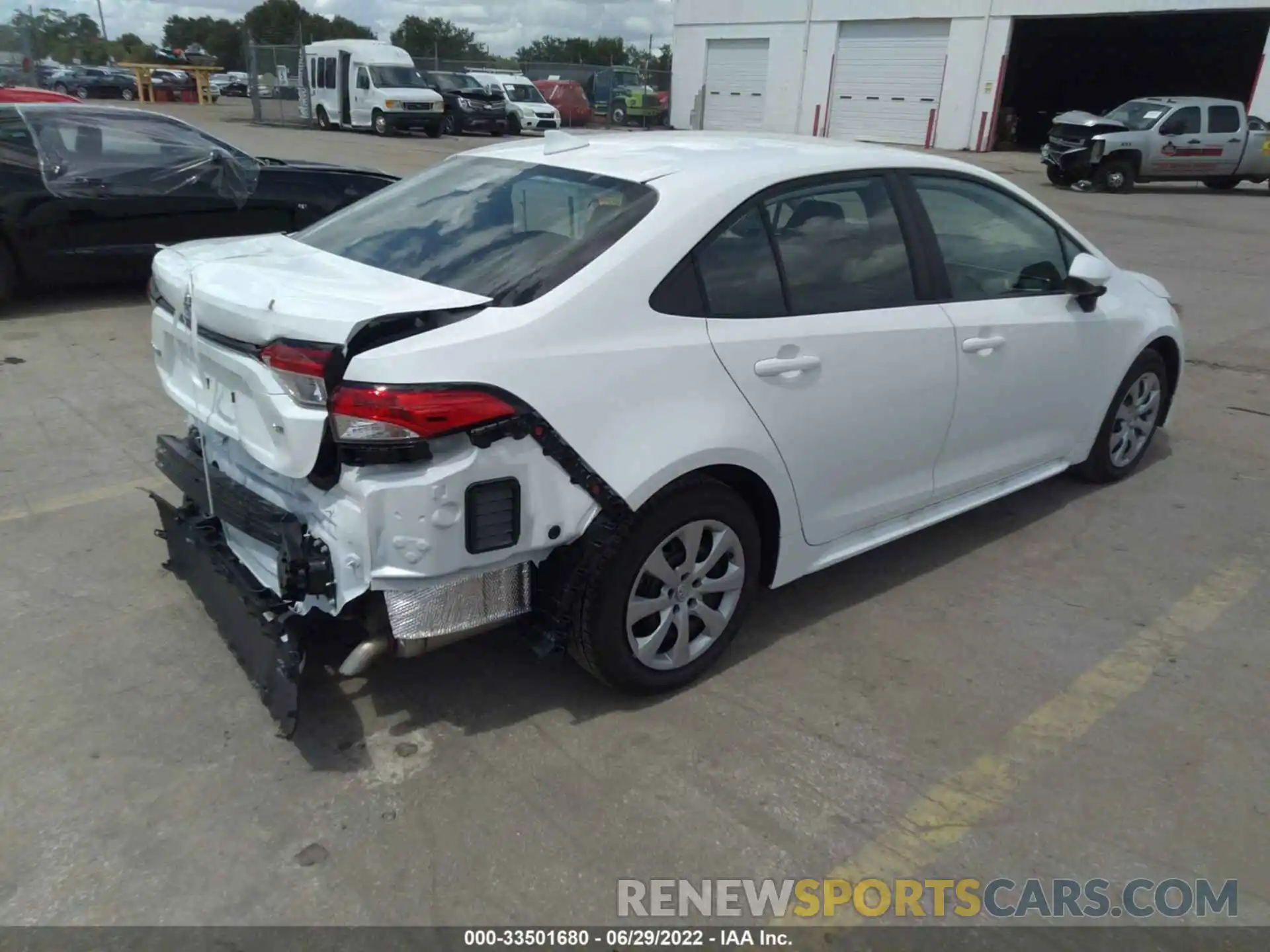 4 Photograph of a damaged car 5YFEPMAE8NP316715 TOYOTA COROLLA 2022