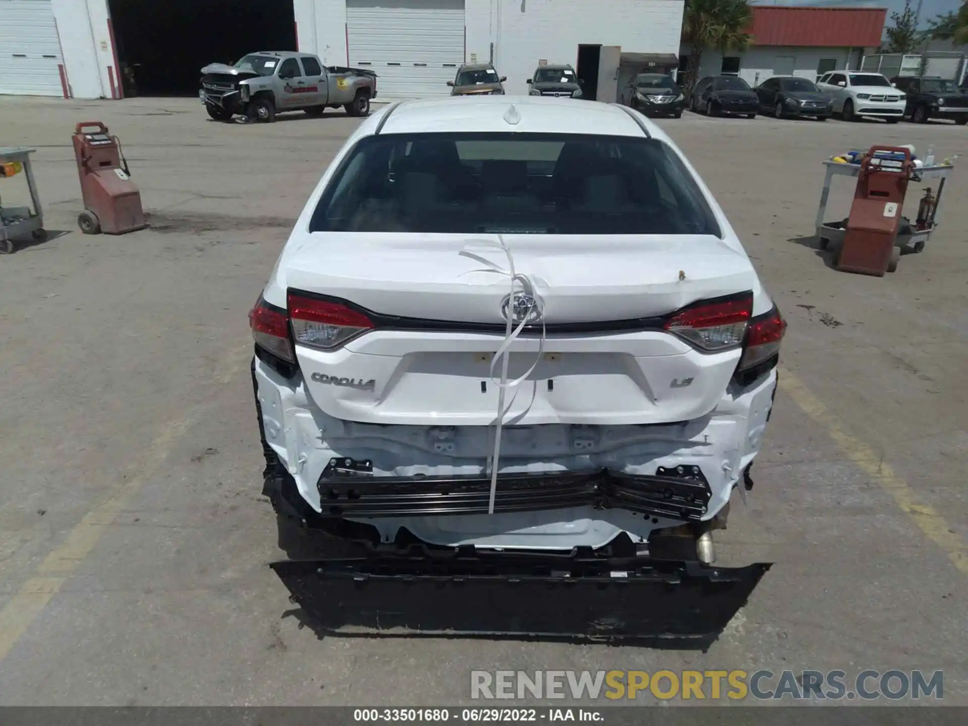 6 Photograph of a damaged car 5YFEPMAE8NP316715 TOYOTA COROLLA 2022