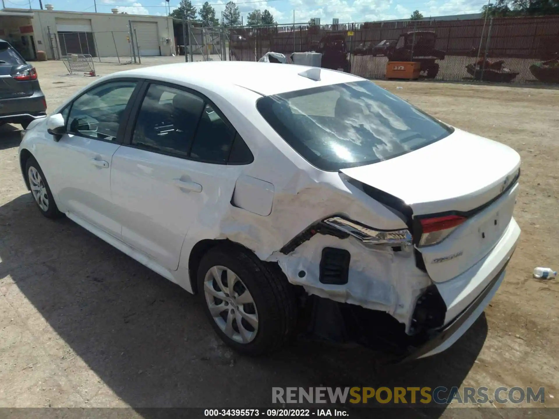 3 Photograph of a damaged car 5YFEPMAE8NP318433 TOYOTA COROLLA 2022