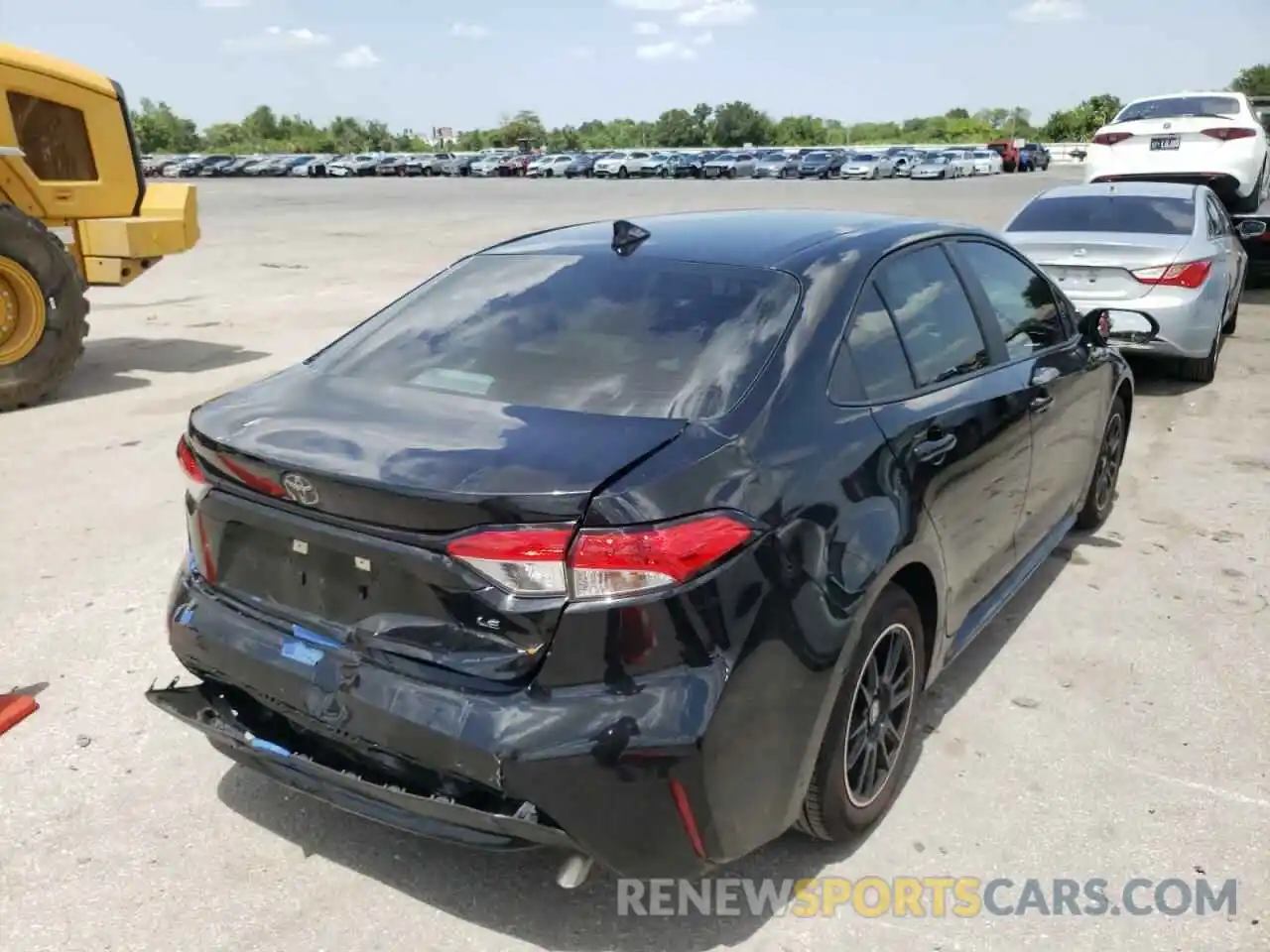 4 Photograph of a damaged car 5YFEPMAE8NP320683 TOYOTA COROLLA 2022