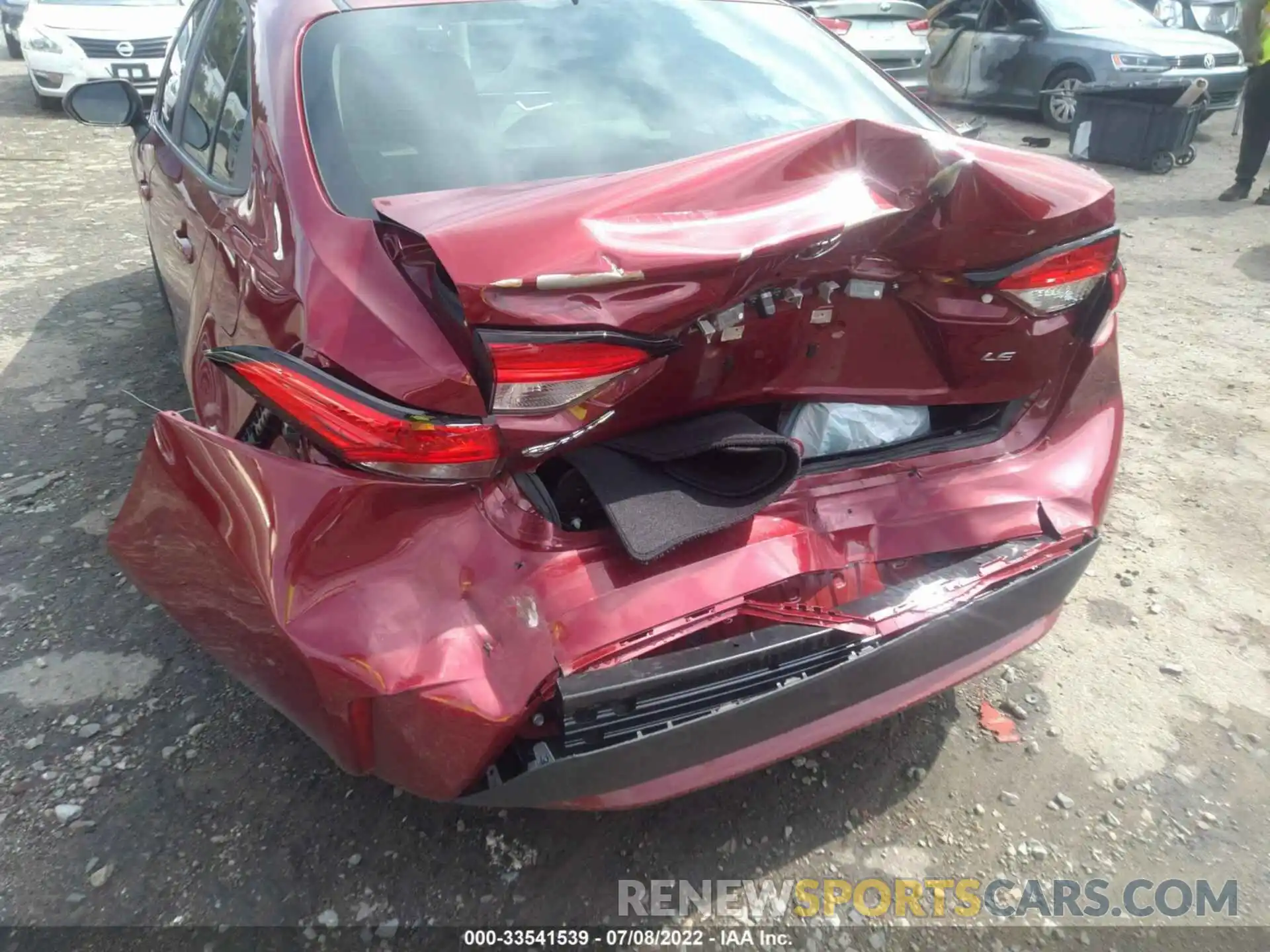 6 Photograph of a damaged car 5YFEPMAE8NP321901 TOYOTA COROLLA 2022