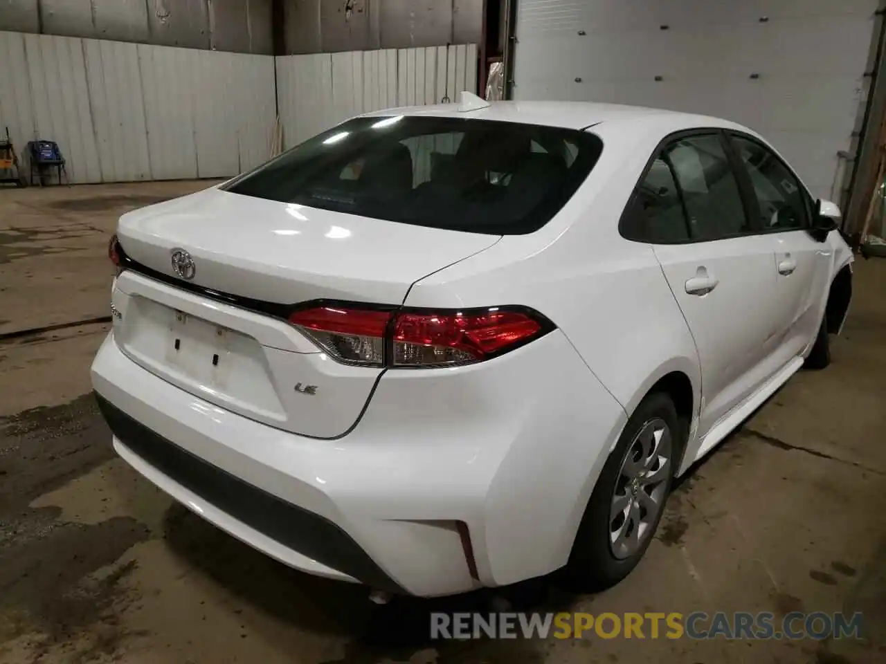 4 Photograph of a damaged car 5YFEPMAE8NP322188 TOYOTA COROLLA 2022