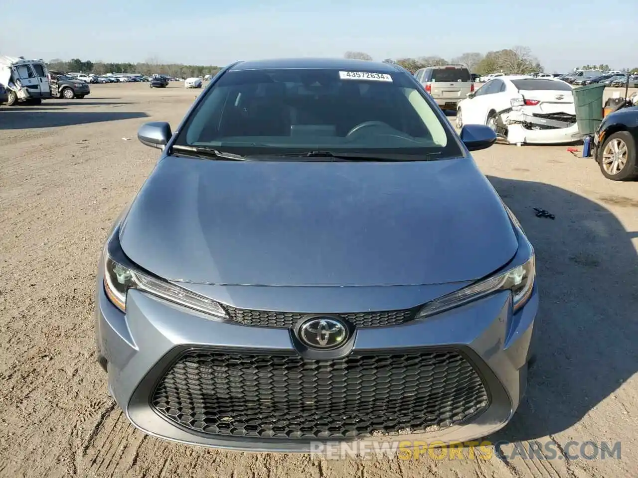 5 Photograph of a damaged car 5YFEPMAE8NP328220 TOYOTA COROLLA 2022