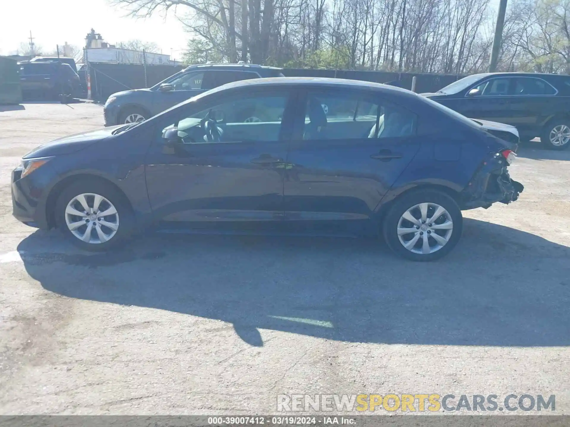 15 Photograph of a damaged car 5YFEPMAE8NP329870 TOYOTA COROLLA 2022