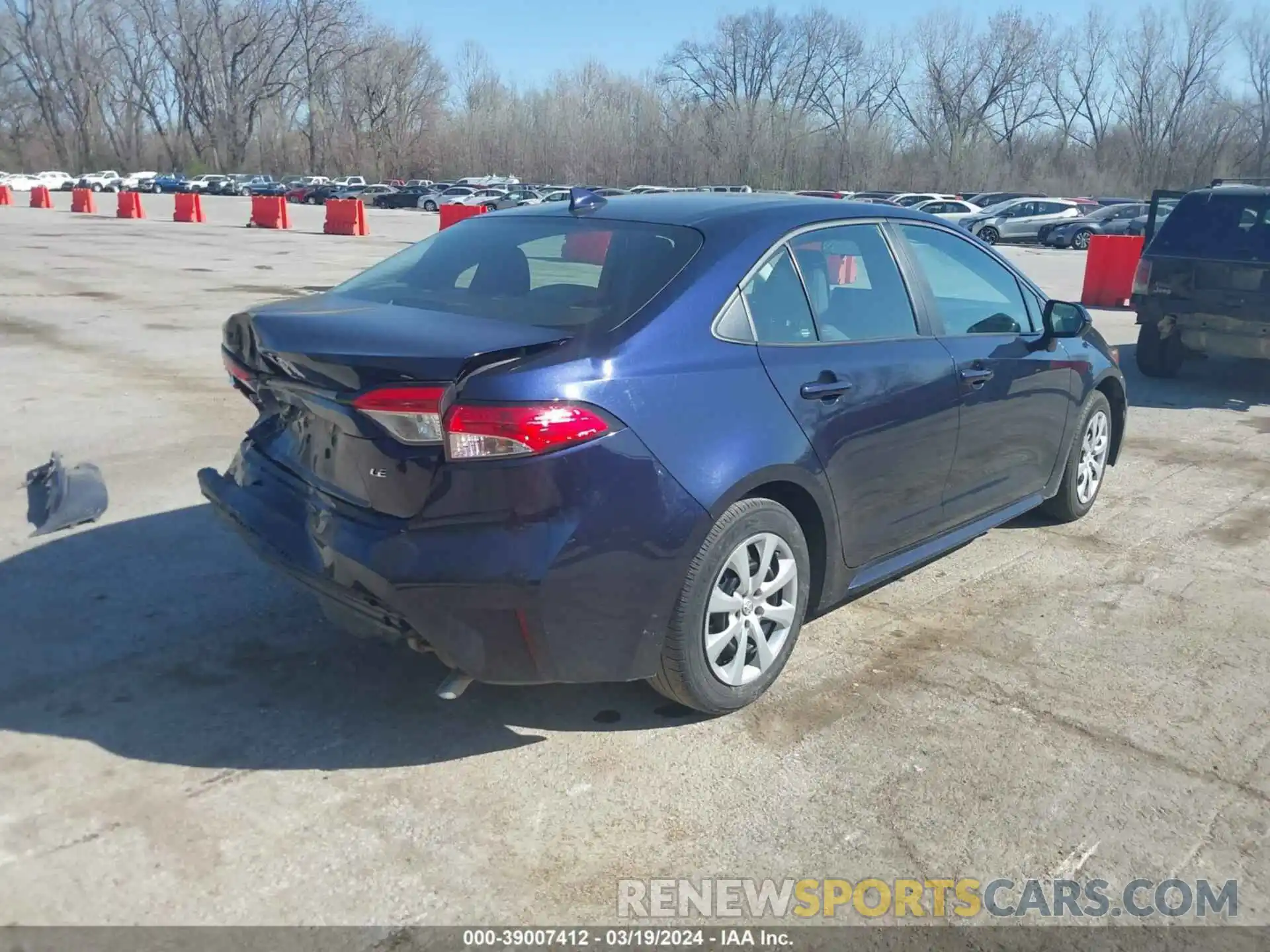 4 Photograph of a damaged car 5YFEPMAE8NP329870 TOYOTA COROLLA 2022