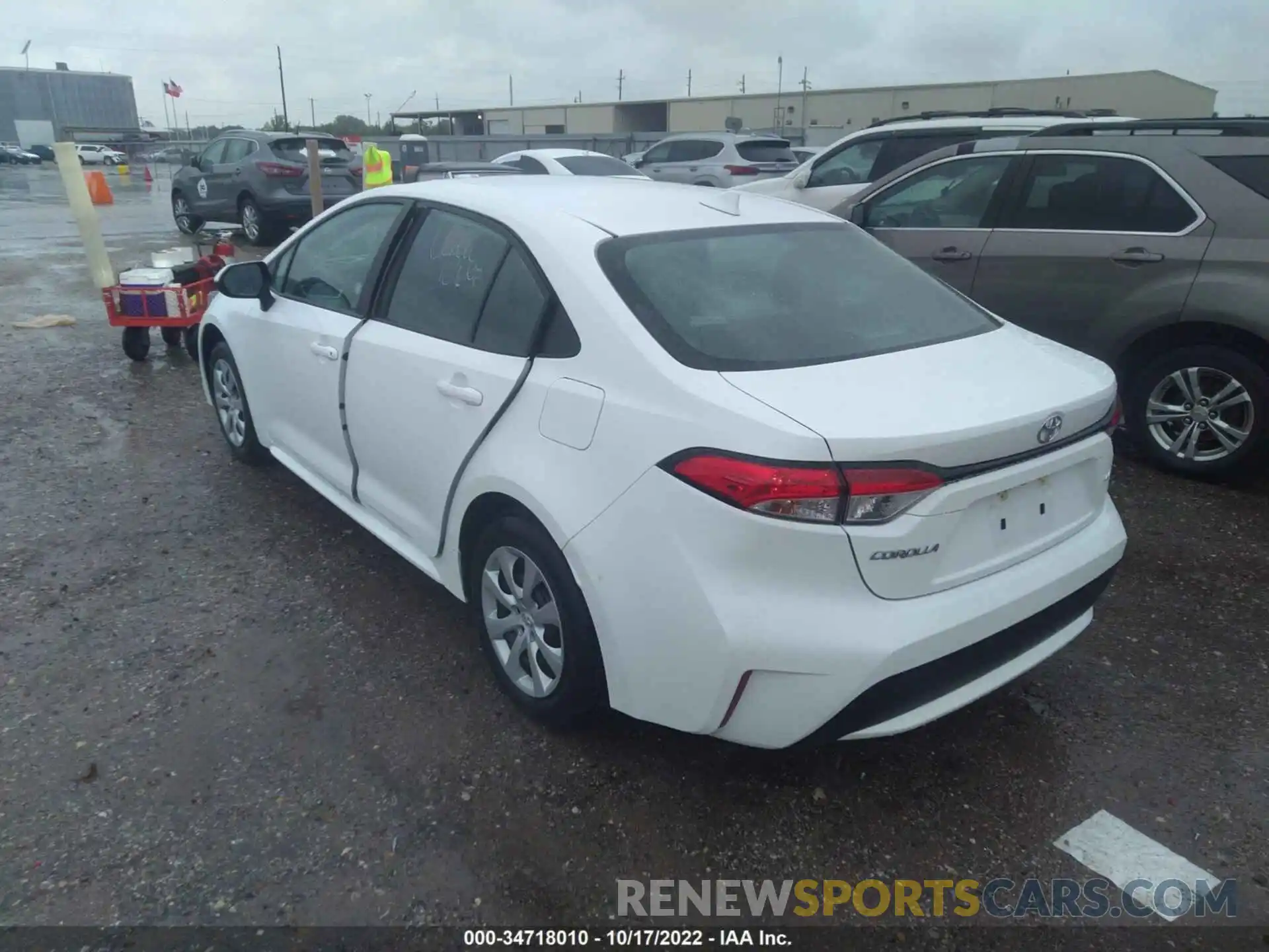 3 Photograph of a damaged car 5YFEPMAE8NP331098 TOYOTA COROLLA 2022