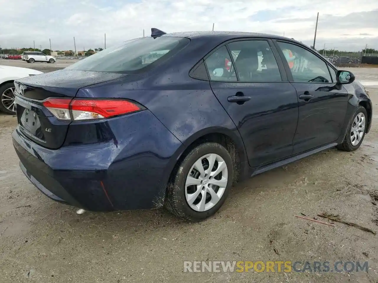 3 Photograph of a damaged car 5YFEPMAE8NP361606 TOYOTA COROLLA 2022