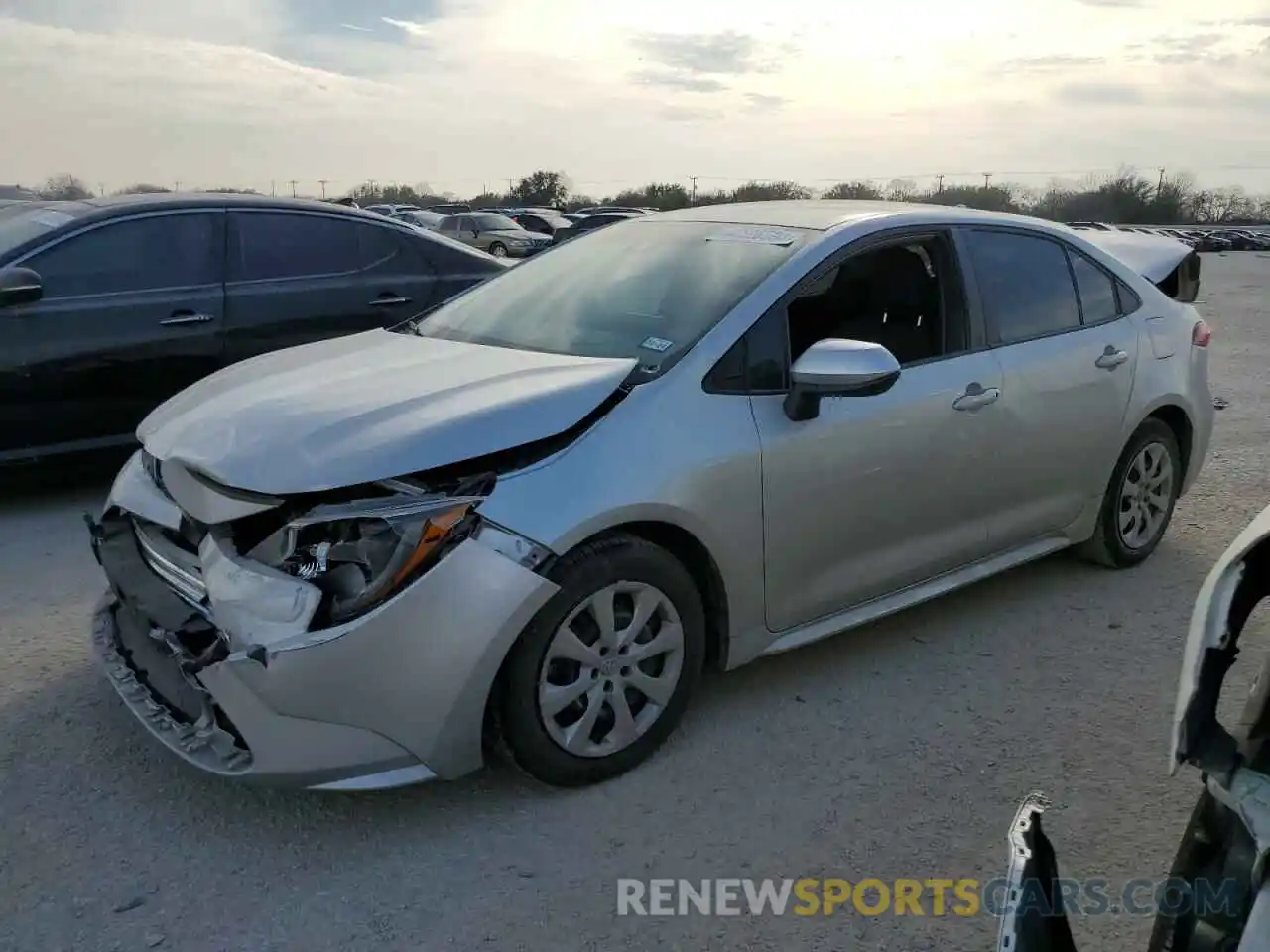 1 Photograph of a damaged car 5YFEPMAE8NP364506 TOYOTA COROLLA 2022