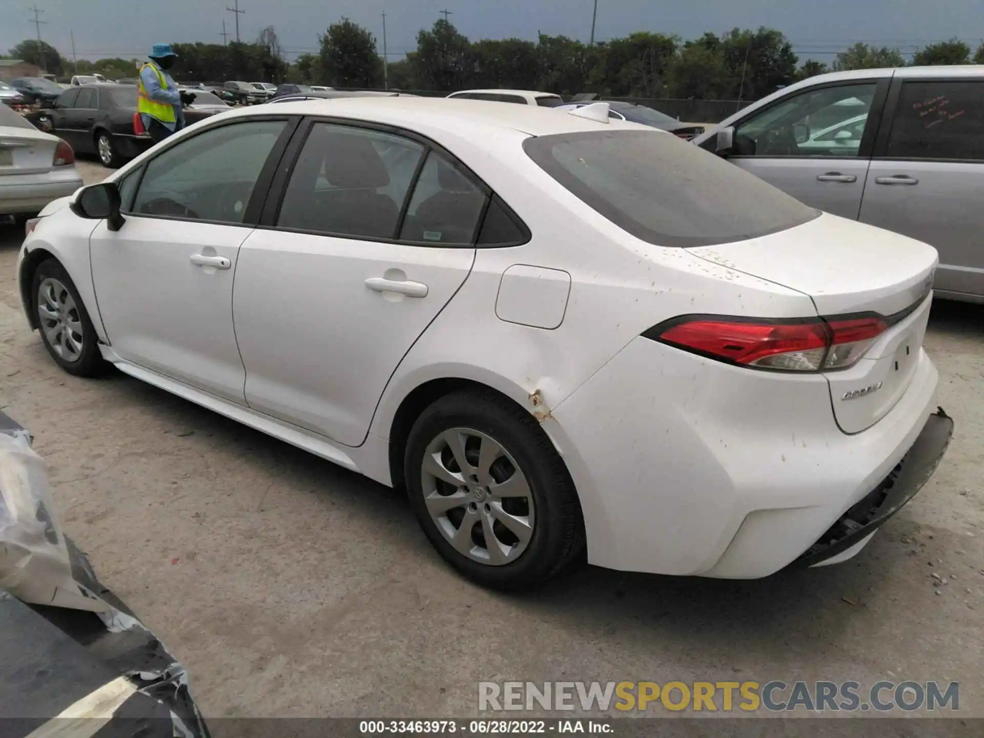 3 Photograph of a damaged car 5YFEPMAE9NP273082 TOYOTA COROLLA 2022