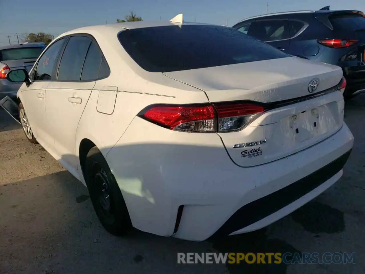 3 Photograph of a damaged car 5YFEPMAE9NP276368 TOYOTA COROLLA 2022