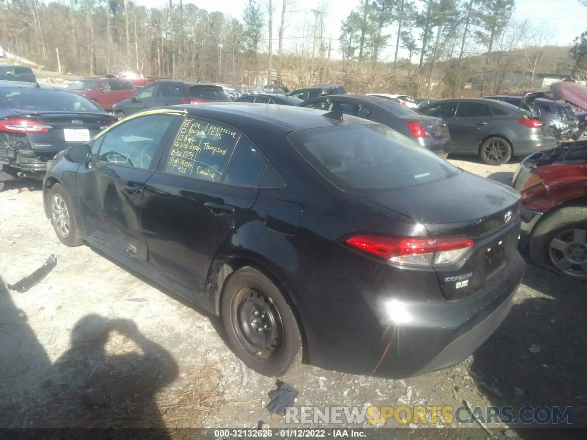 3 Photograph of a damaged car 5YFEPMAE9NP278704 TOYOTA COROLLA 2022